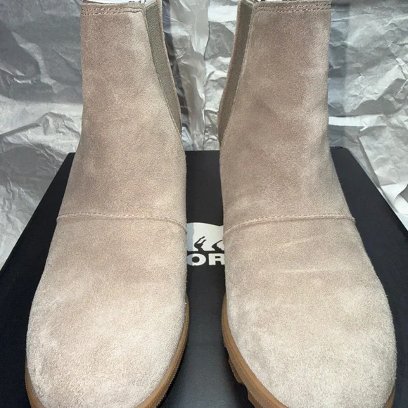 Sorel Women's Beige Winter Boots - Picture 5 of 9